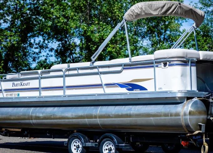 27ft Parti Kraft Pontoon Rental in Spring Park | Perfect for Big Groups