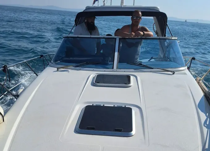 Sealine S28 - Daily tours,multi day charter with skipper or bareboat