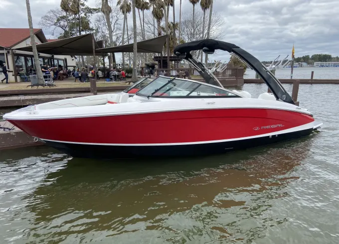 Captain & fuel incl- wakesurf, tubing, party boat rental and prvt sunset cruises