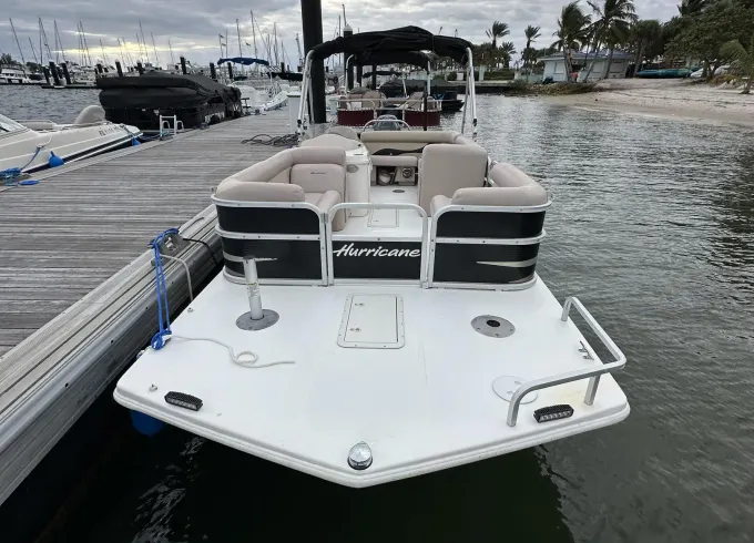 22' Fundeck Fiberglass Pontoon for 12 people