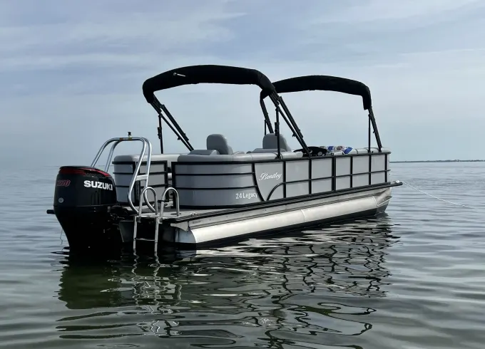 St. Petersburg Municipal - Bentley Legacy Tritoon 250hp!