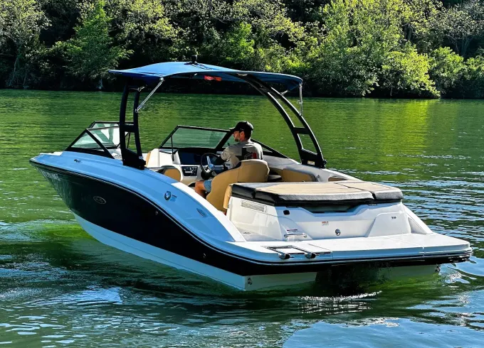 LAKE LBJ - 2022 Sea Ray SPX 210