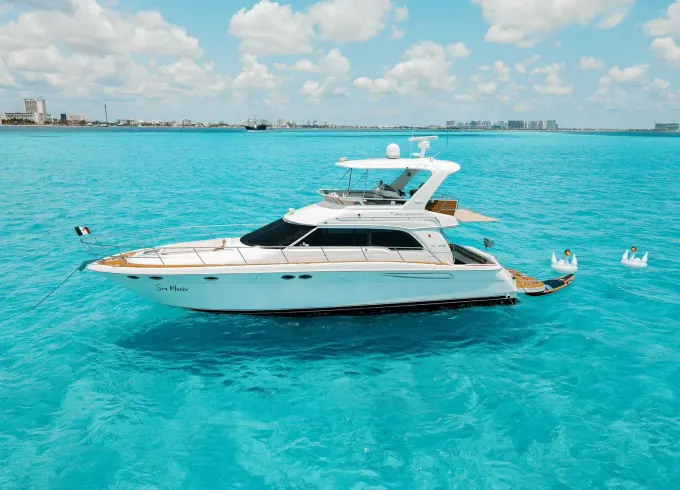 Oustanding Sea Ray 52 ft, up to 20 guests included, with Inflatables & Paddle!