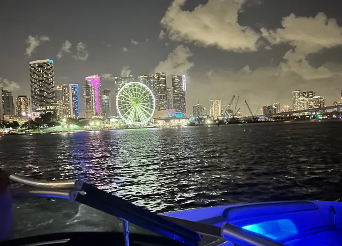 Fun under the sun! 28’ Searay Sundeck day boat