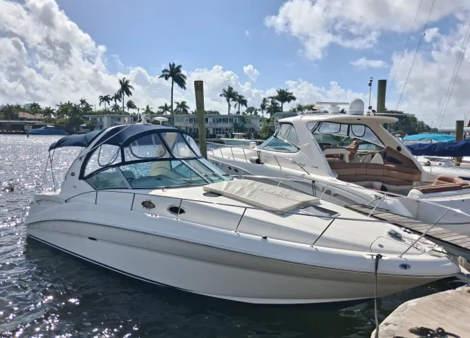 Las Olas Private Yacht Charter • Sea Ray 340 Sundancer