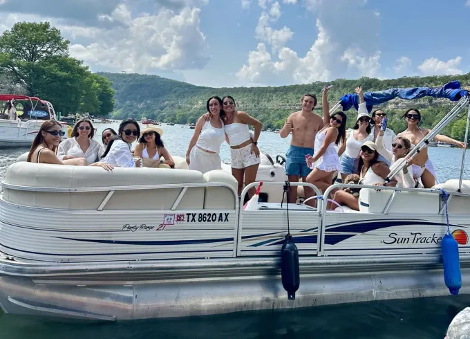 Simply Perfect 24' Sun Tracker Pontoon on Lake Austin