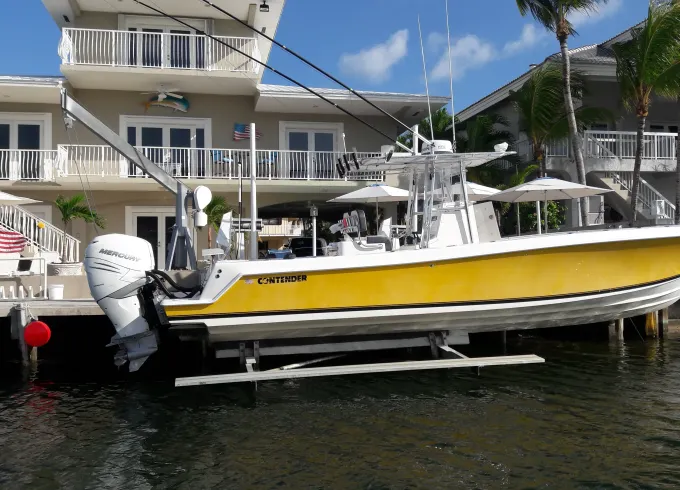 31ft Contender Center Console - Captained Custom Tours in Islamorada, Florida