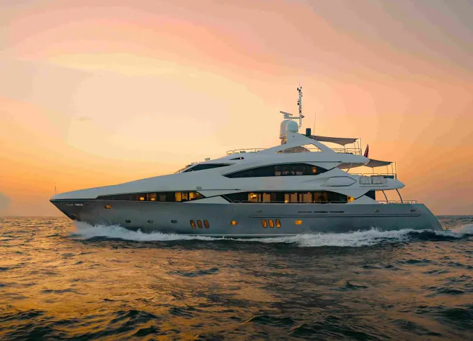 131’ Sunseeker Exclusive Experience at Sea in Dubai