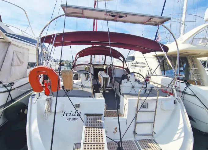 Sailboat Beneteau Oceanis Clipper 473 Sailing Yacht in Greece