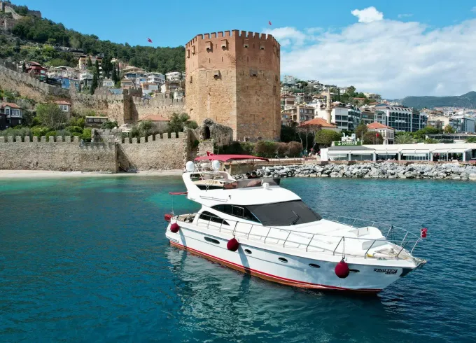 Lux Motor Yatch İn Alanya