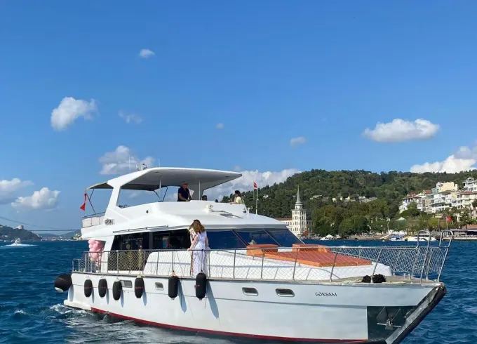 Mareti 600 Yacht for Special Events with decorations in the Bosphorus
