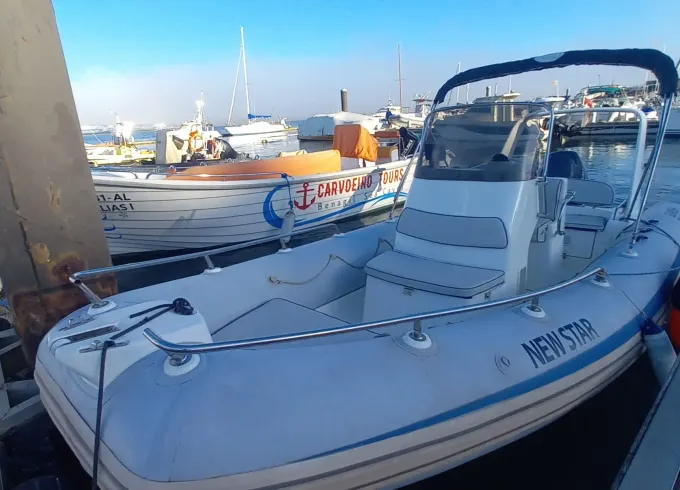 23ft Dromor 28 Corinthian RIB Yamaha Rental in Portimão, Faro