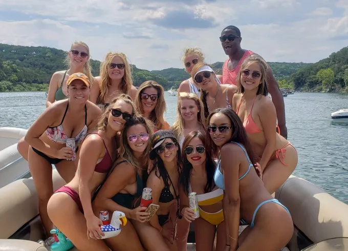 Party Cove Boat Rental on Lake Travis, ATX (12 Persons Capacity) - $160/hour