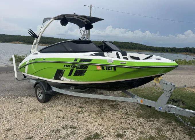 Yamaha AR195 Bowrider Rental on Lake Texoma