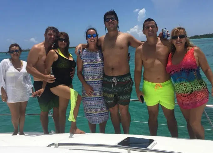 Party on the Yacht in Cancun Isla Mujeres