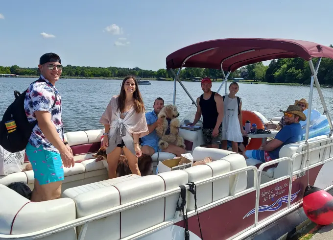 28 Ft. Pontoon Boat Near Nashville on Old Hickory Lake