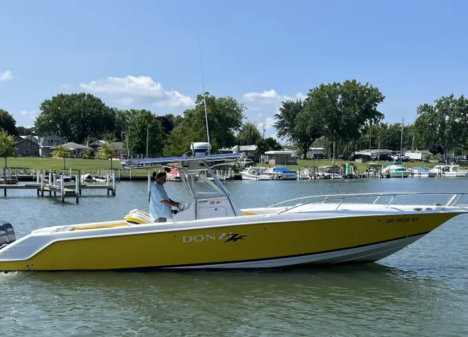 35ft Center Console for daytime cruises, big lake fishing and weekend adventures
