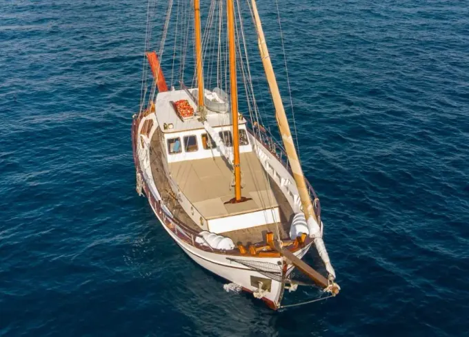 Traditional Wood Kaiki Sailboat in Athens for Charter