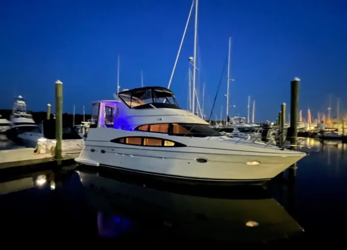 Explore Narragansett Bay Starting in Beautiful E. Greenwich, RI on this 40' MY