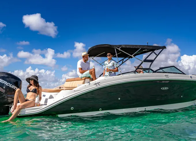 2019 Sea Ray Sun Deck up to 10 people in Miami Beach