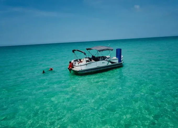 Private Pontoon Tours for up to 6 People, Captain included, Clearwater Beach