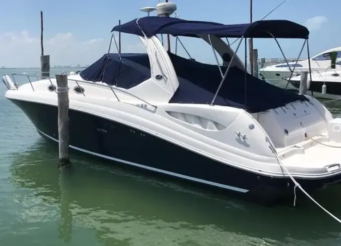35ft Sea Ray Yacht Private Charter / Capacity 10 people