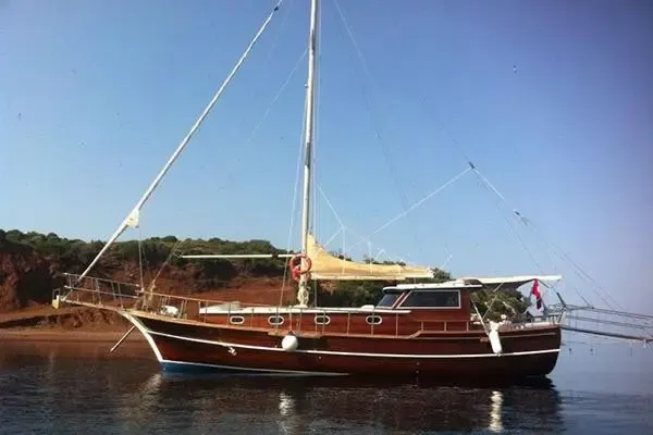 Wooden Gulet with 3 cabins