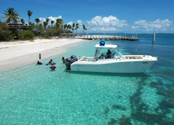 30 ft Power Cat / All Inclusive Private Tours