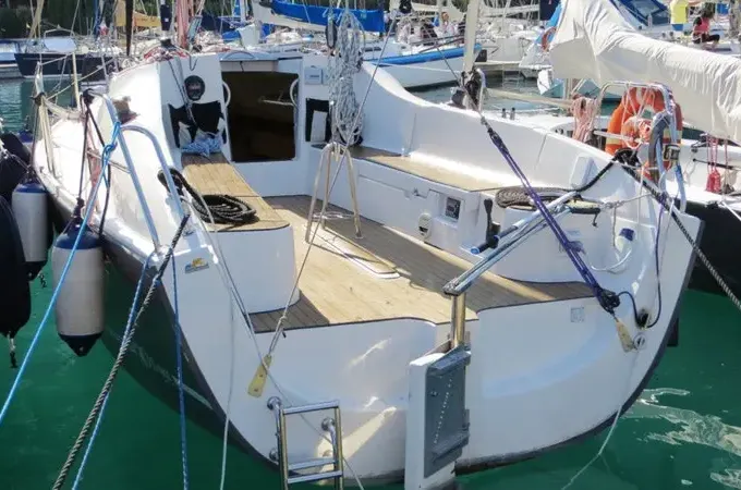 Cruising Monohull rental in Navene - Malcesine Garda Lake ITALY