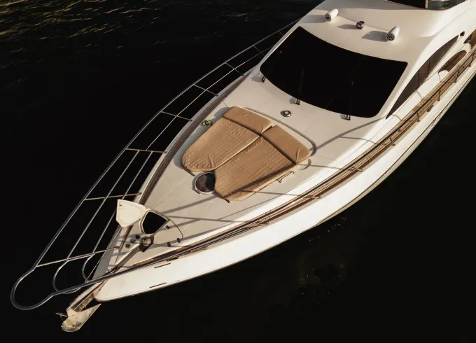 62-foot azimut yacht ..We sail to islands of Rosario and Baru 16 knots