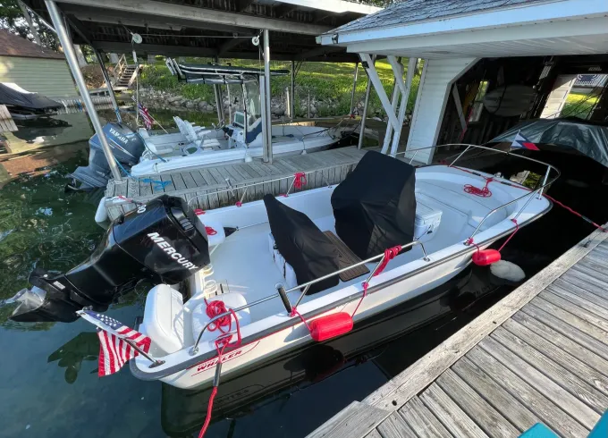Beautiful and manageable 17' Boston Whaler equipped for the River!