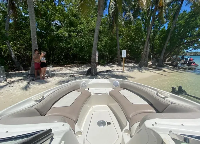 Experience the 26' Sea Ray in Miami!