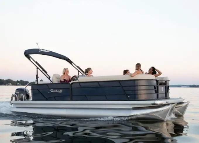 Luxury Pontoon Rental boat Lake Wylie