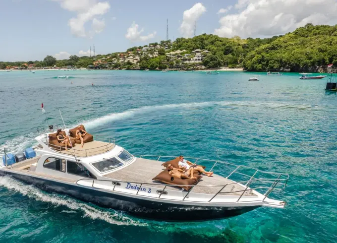15-Meter Indonesia Luxury Motor Yacht for 15 people in Bali