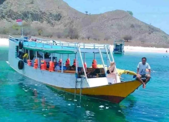Day trip Sunset Cruise Rinca Island