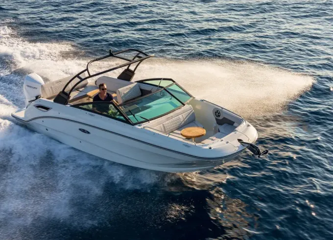 Sea Ray 250 SDX at Rock my boat in rhodes