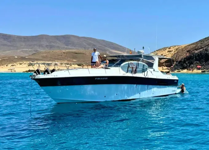 Luxury Private Yacht Tour with Gourmet Barbecue to the Papagayo Beaches