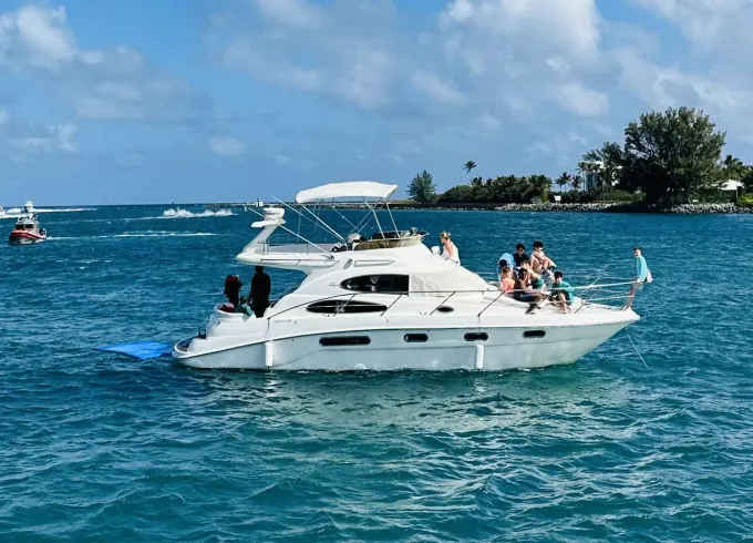 42ft Sea Line F37 Flybridge Yacht Charter in Lantana Florida