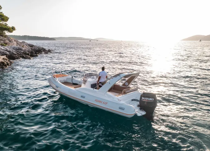 Discover the premium Aquamax B 23 F, your gateway to island adventures!