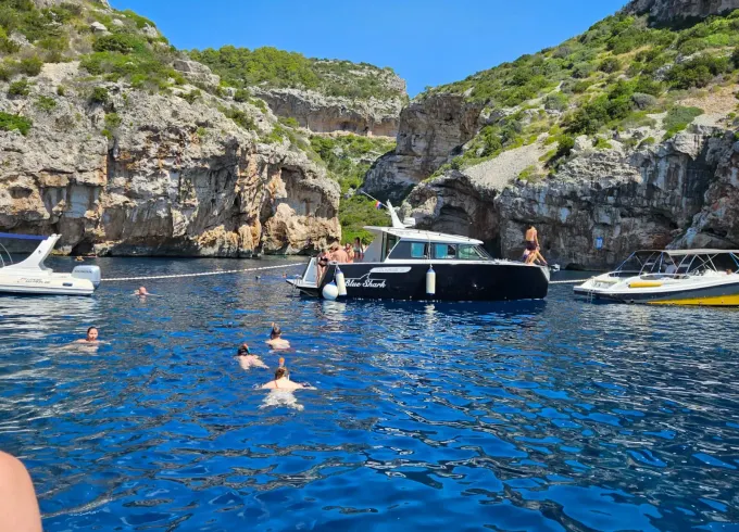 Colnago 35 Powerboat  Private Tours in Split