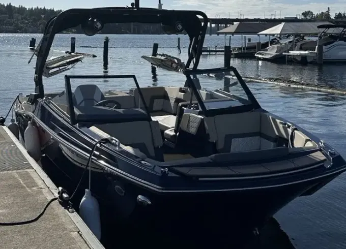 Super Fun, Luxury, Fast, New Wake Boat Heyday H20 with luxury rear facing seat