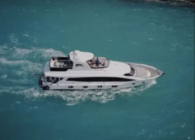 Daily hourly boat tours