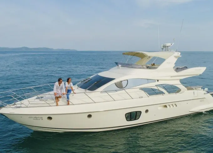 Dubai Marina Luxury Yachts Azimut 55ft