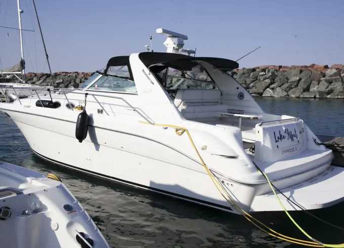 42ft Sea Ray Sundancer Motor Yacht in Chicago Big Boat Small Price
