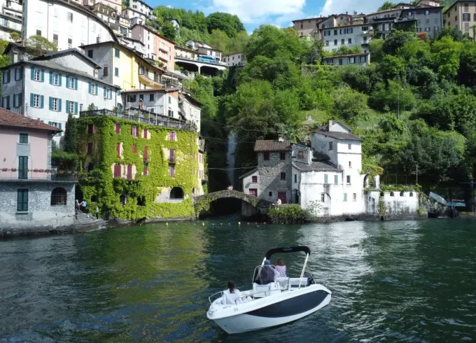 Lake Como: 1-hour boat rental without a license