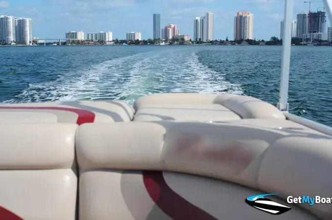 Brand New 24ft Pontoon Boat for Scenic Adventures in Aventura