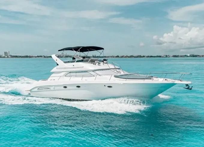 Sea Ray 51ft Yacht Charter to explore the beautiful sea of Cancun