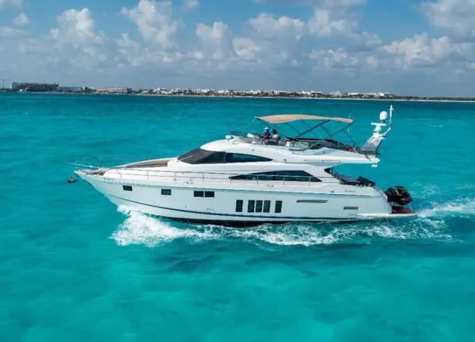 Charter a 70’ Fairline Yacht in Cancun – Luxury at Sea