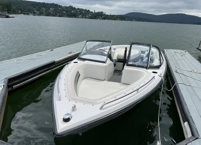 20ft Nautique Ski Boat: Ski Instruction, Tubing, Fishing and Fun on Lake Zoar