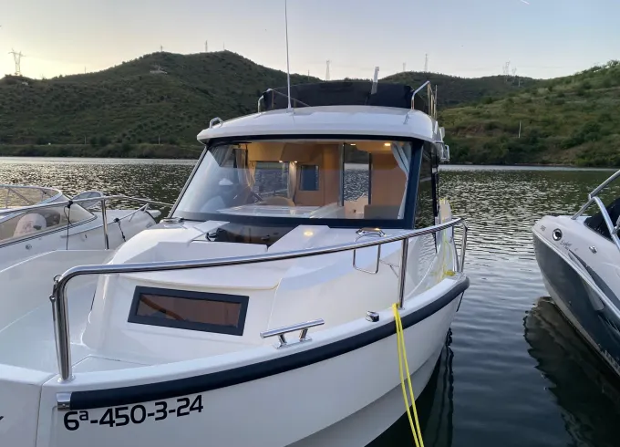 Douro 2 hours boat tour with Sun Camper 35 Balt Yacht